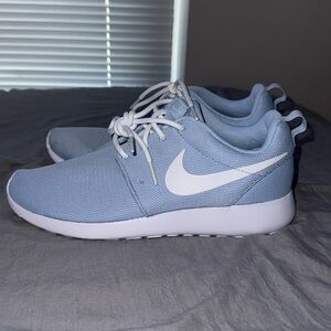 Blue nike roshe one sneakers